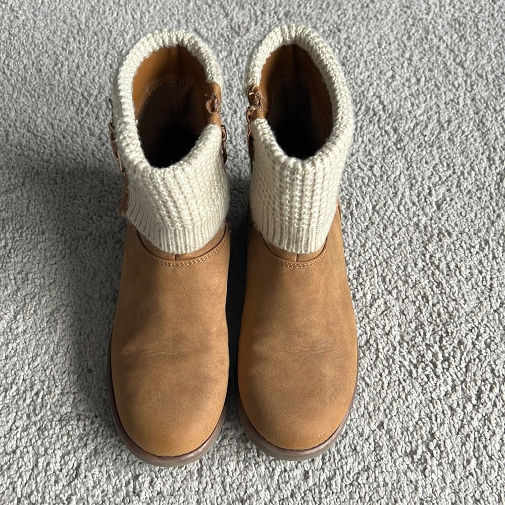Girls gently worn boot